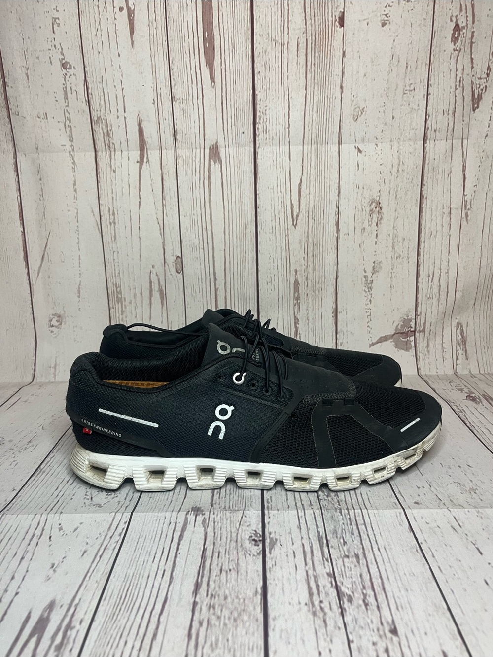 On Cloud 6 Men’s Road Running Shoes Black And White Size 10.5 Lace Up Athletic